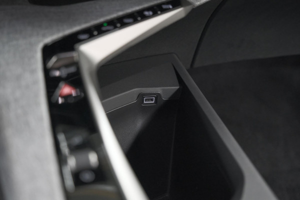 Peugeot 3008 Hybrid 136 e-DSC6 Allure | Camera | Apple Carplay | Parkeersensoren