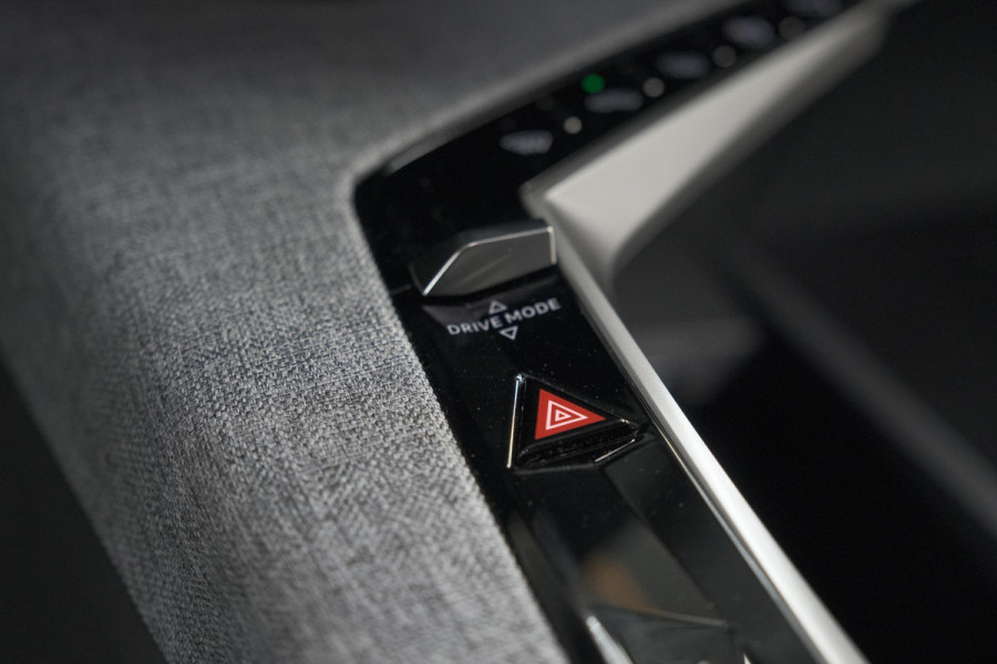 Peugeot 3008 Hybrid 136 e-DSC6 Allure | Camera | Apple Carplay | Parkeersensoren