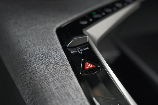 Peugeot 3008 Hybrid 136 e-DSC6 Allure | Camera | Apple Carplay | Parkeersensoren