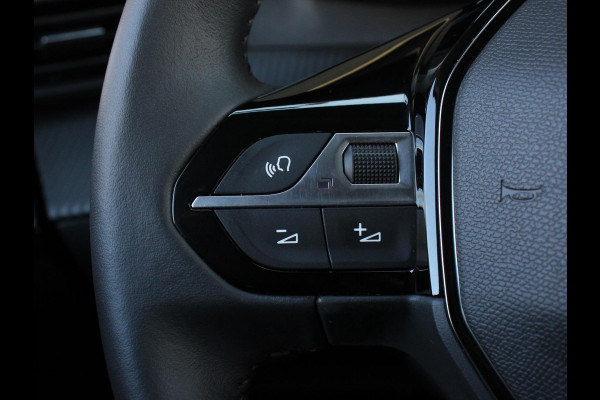 Peugeot 208 1.2 PureTech Allure Pack Achteruitrij camera Climate control LED Adaptieve cruise control Parkeersensor achter Verwarmde voorstoelen