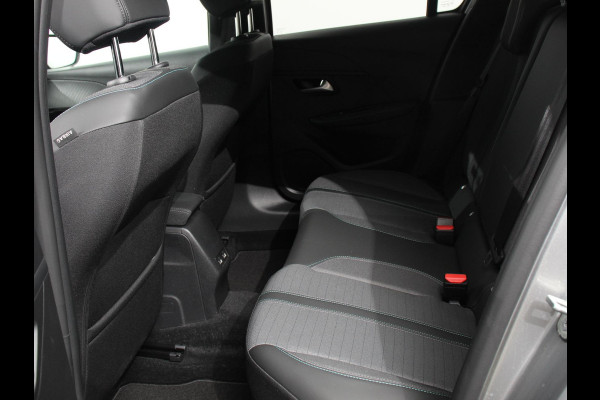 Peugeot 208 1.2 PureTech Allure Pack Achteruitrij camera Climate control LED Adaptieve cruise control Parkeersensor achter Verwarmde voorstoelen