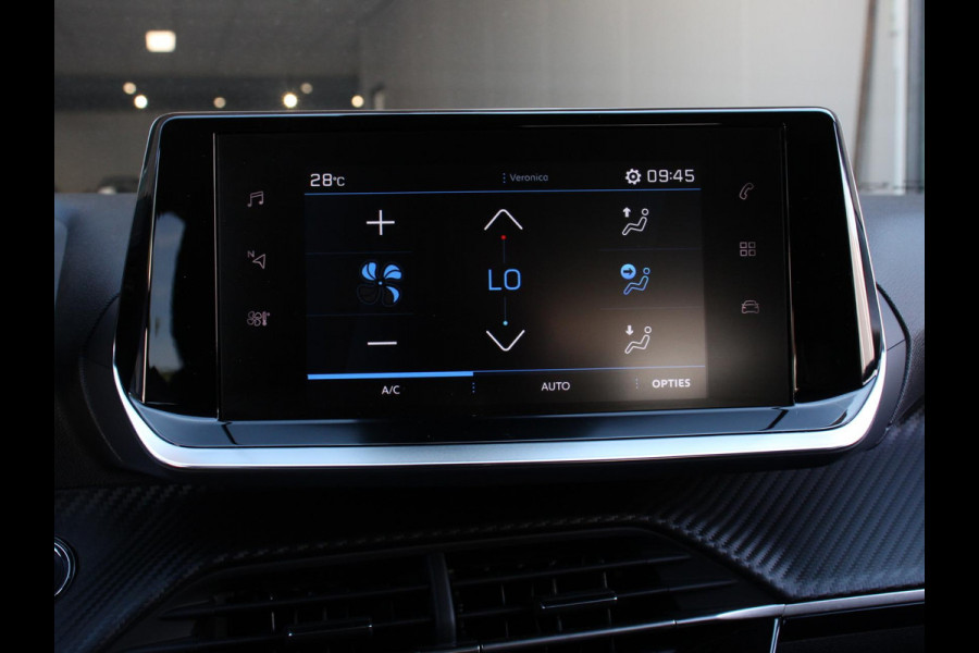Peugeot 208 1.2 PureTech Allure Pack Achteruitrij camera Climate control LED Adaptieve cruise control Parkeersensor achter Verwarmde voorstoelen