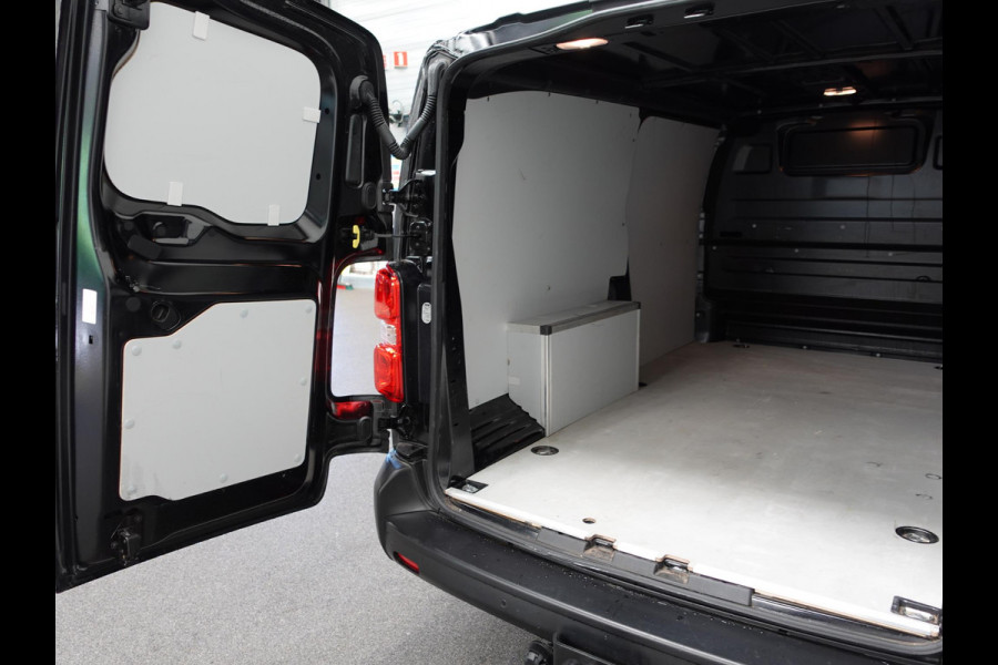 Opel Vivaro L3H1 145pk Automaat Navigatie Trekhaak Airco Bluetooth Cruise Control PDC achter