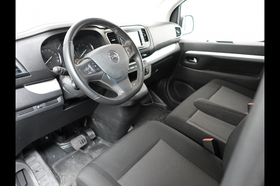 Opel Vivaro L3H1 145pk Automaat Navigatie Trekhaak Airco Bluetooth Cruise Control PDC achter