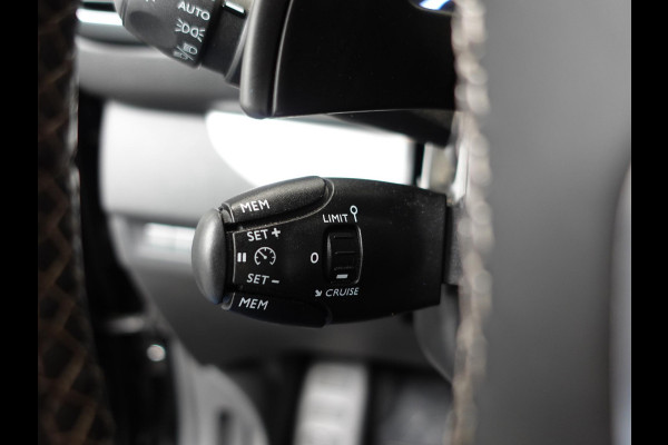 Opel Vivaro L3H1 145pk Automaat Navigatie Trekhaak Airco Bluetooth Cruise Control PDC achter