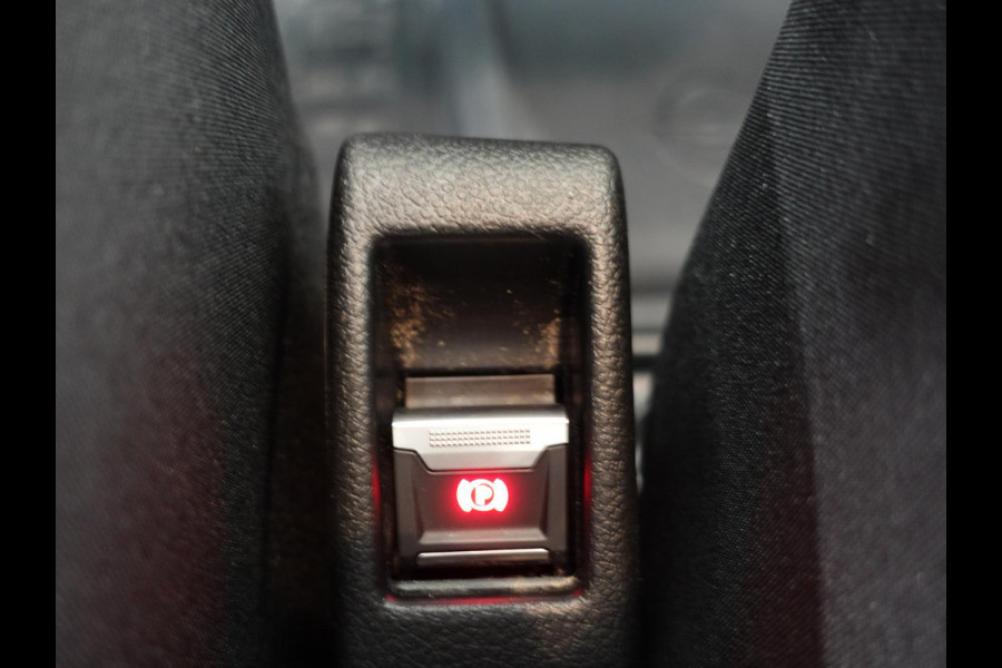 Opel Vivaro L3H1 145pk Automaat Navigatie Trekhaak Airco Bluetooth Cruise Control PDC achter
