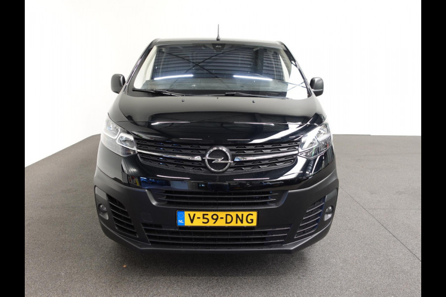 Opel Vivaro L3H1 145pk Automaat Navigatie Trekhaak Airco Bluetooth Cruise Control PDC achter