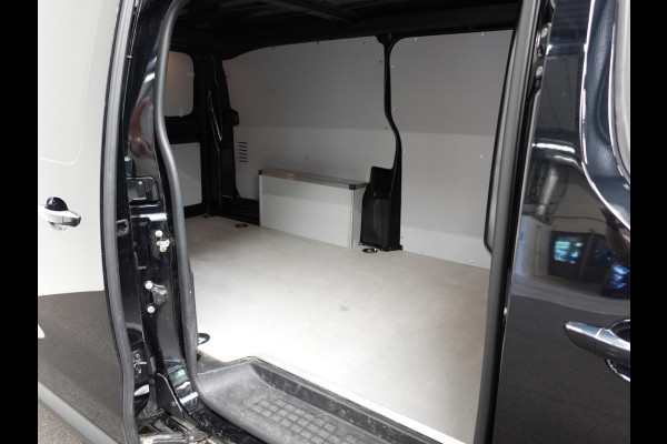 Opel Vivaro L3H1 145pk Automaat Navigatie Trekhaak Airco Bluetooth Cruise Control PDC achter