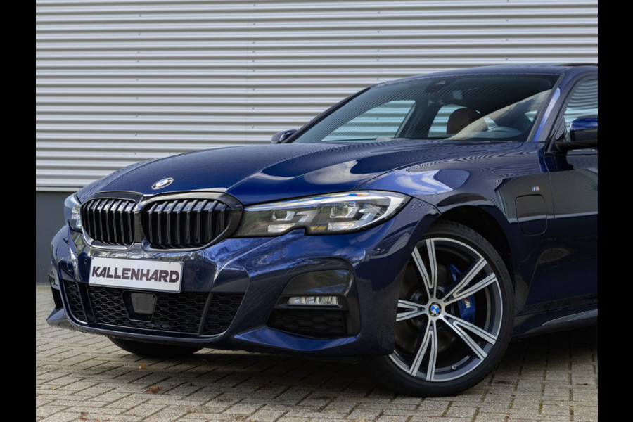 BMW 3-serie 330e M-Sport - Individual Leder - Dak - Trekhaak - Harman Kardon - ACC