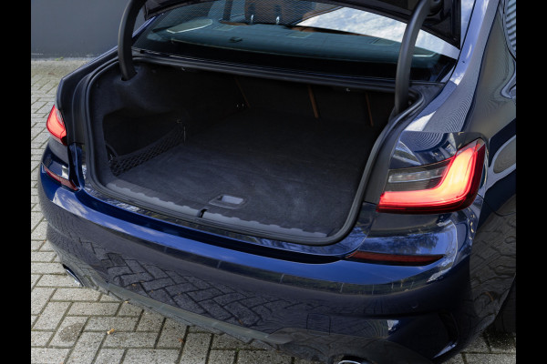 BMW 3-serie 330e M-Sport - Individual Leder - Dak - Trekhaak - Harman Kardon - ACC