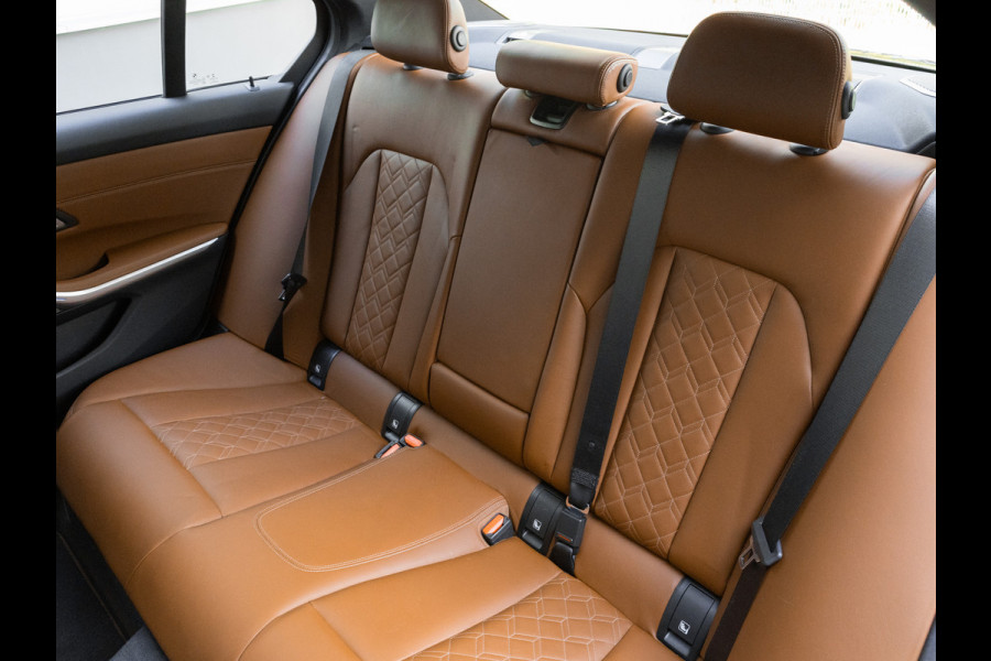 BMW 3-serie 330e M-Sport - Individual Leder - Dak - Trekhaak - Harman Kardon - ACC