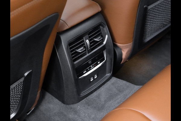 BMW 3-serie 330e M-Sport - Individual Leder - Dak - Trekhaak - Harman Kardon - ACC