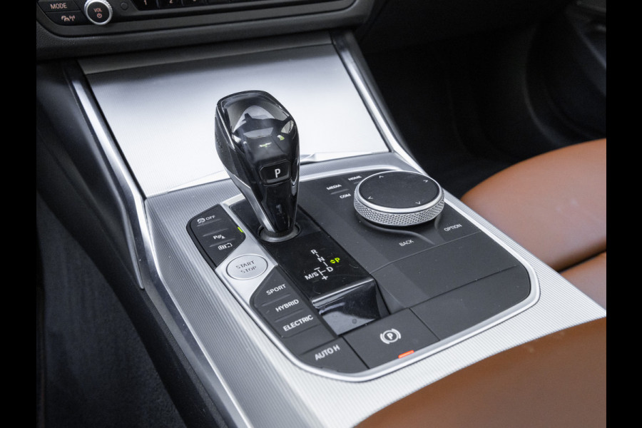 BMW 3-serie 330e M-Sport - Individual Leder - Dak - Trekhaak - Harman Kardon - ACC