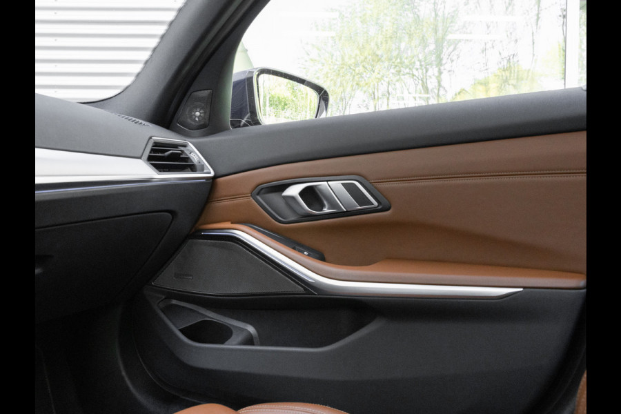 BMW 3-serie 330e M-Sport - Individual Leder - Dak - Trekhaak - Harman Kardon - ACC