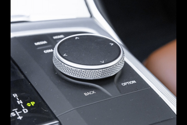 BMW 3-serie 330e M-Sport - Individual Leder - Dak - Trekhaak - Harman Kardon - ACC
