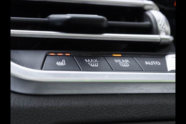 BMW 3-serie 330e M-Sport - Individual Leder - Dak - Trekhaak - Harman Kardon - ACC