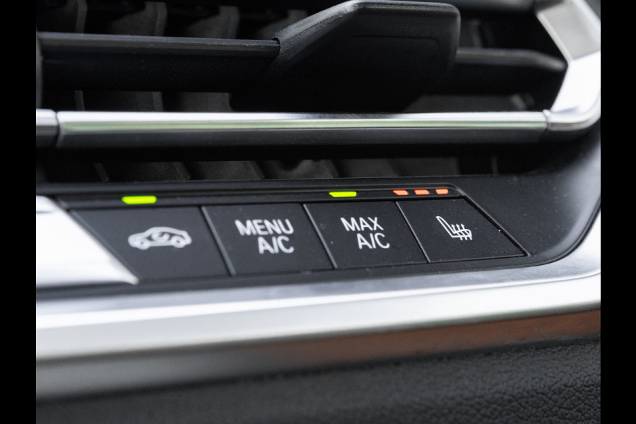 BMW 3-serie 330e M-Sport - Individual Leder - Dak - Trekhaak - Harman Kardon - ACC