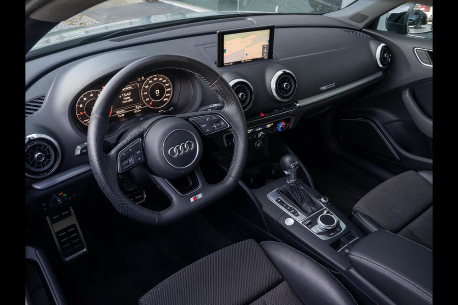 Audi A3 Sportback 35 TFSI CoD S-line / B&O / Adaptive / 19 inch / Keyless / Virtual cockpit