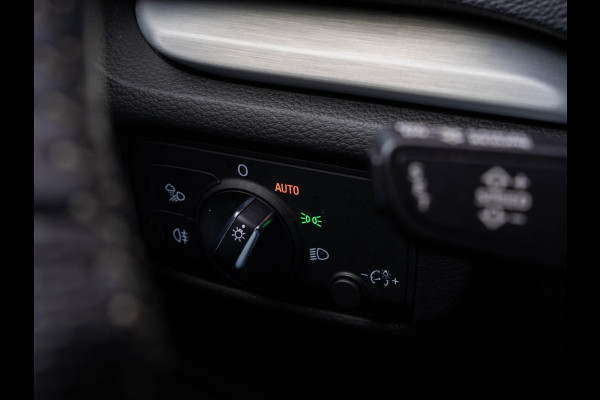 Audi A3 Sportback 35 TFSI CoD S-line / B&O / Adaptive / 19 inch / Keyless / Virtual cockpit