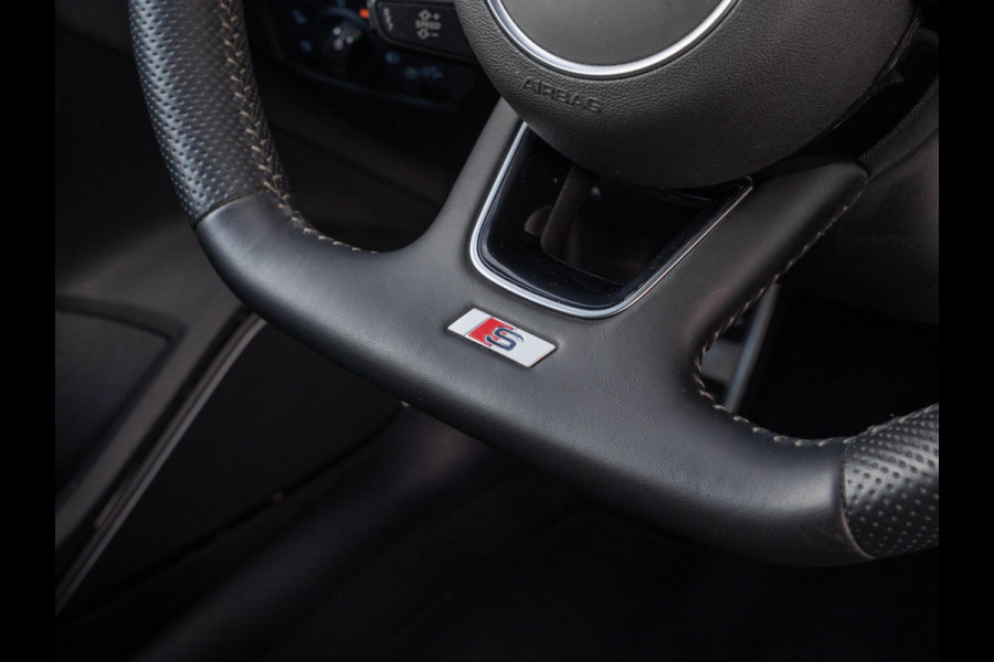 Audi A3 Sportback 35 TFSI CoD S-line / B&O / Adaptive / 19 inch / Keyless / Virtual cockpit