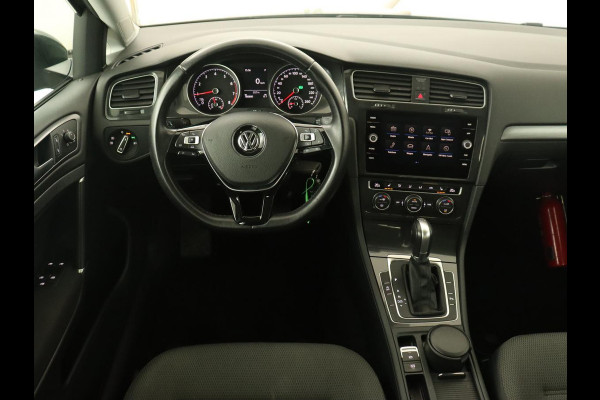 Volkswagen Golf 1.0 TSI Comfortline | Automaat | Stoelverwarming | Carplay | Camera | Trekhaak | Navigatie | Adaptive cruise | Climate control