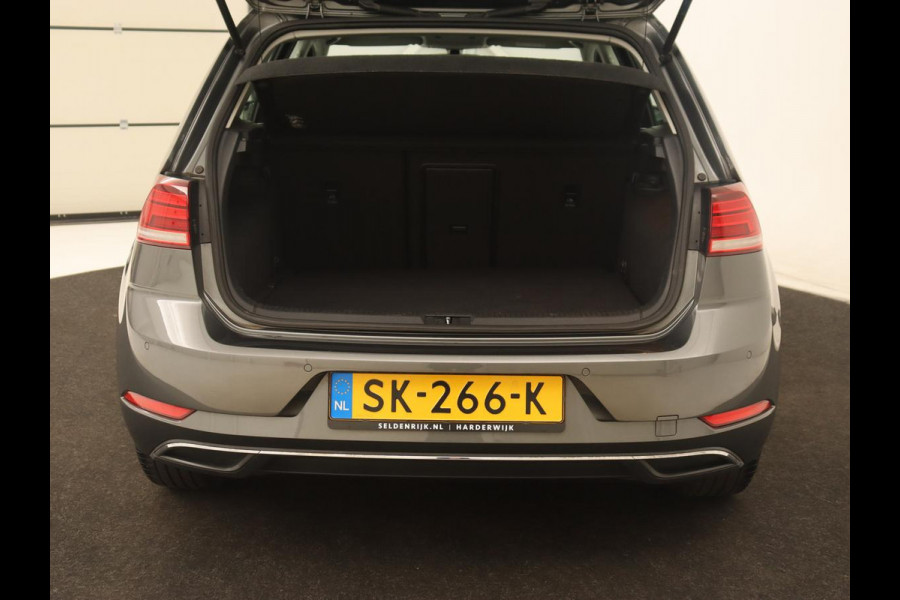 Volkswagen Golf 1.0 TSI Comfortline | Automaat | Stoelverwarming | Carplay | Camera | Trekhaak | Navigatie | Adaptive cruise | Climate control