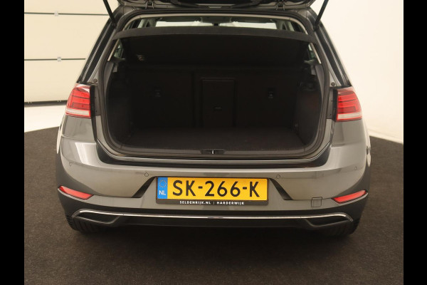 Volkswagen Golf 1.0 TSI Comfortline | Automaat | Stoelverwarming | Carplay | Camera | Trekhaak | Navigatie | Adaptive cruise | Climate control