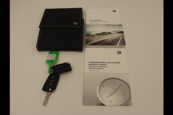Volkswagen Golf 1.0 TSI Comfortline | Automaat | Stoelverwarming | Carplay | Camera | Trekhaak | Navigatie | Adaptive cruise | Climate control