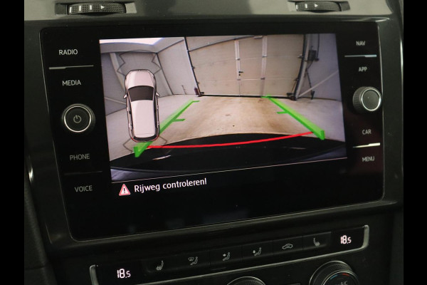 Volkswagen Golf 1.0 TSI Comfortline | Automaat | Stoelverwarming | Carplay | Camera | Trekhaak | Navigatie | Adaptive cruise | Climate control