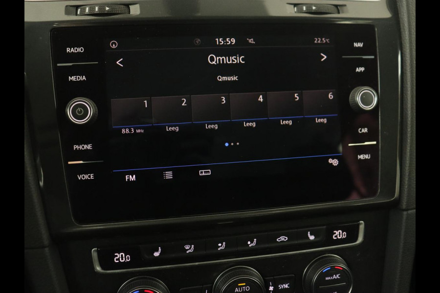 Volkswagen Golf 1.0 TSI Comfortline | Automaat | Stoelverwarming | Carplay | Camera | Trekhaak | Navigatie | Adaptive cruise | Climate control