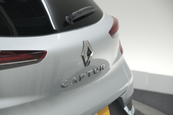 Renault Captur TCe 140 EDC Techno | Camera | 9.3 Inch Groot Scherm | Stoelverwarming | Apple Carplay