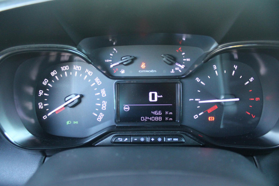 Citroën C3 Aircross 1.2 110PK C-SERIES | NAVIGATIE | APPLE CARPLAY/ANDROID AUTO | LICHTMETALEN VELGEN | CRUISE CONTROL | DAB+ RADIO | CLIMATE CONTROL | PARKEER SENSOREN ACHTER | ZWART DAK |