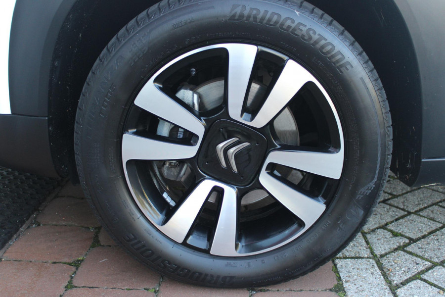 Citroën C3 Aircross 1.2 110PK C-SERIES | NAVIGATIE | APPLE CARPLAY/ANDROID AUTO | LICHTMETALEN VELGEN | CRUISE CONTROL | DAB+ RADIO | CLIMATE CONTROL | PARKEER SENSOREN ACHTER | ZWART DAK |