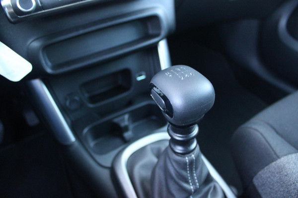 Citroën C3 Aircross 1.2 110PK C-SERIES | NAVIGATIE | APPLE CARPLAY/ANDROID AUTO | LICHTMETALEN VELGEN | CRUISE CONTROL | DAB+ RADIO | CLIMATE CONTROL | PARKEER SENSOREN ACHTER | ZWART DAK |