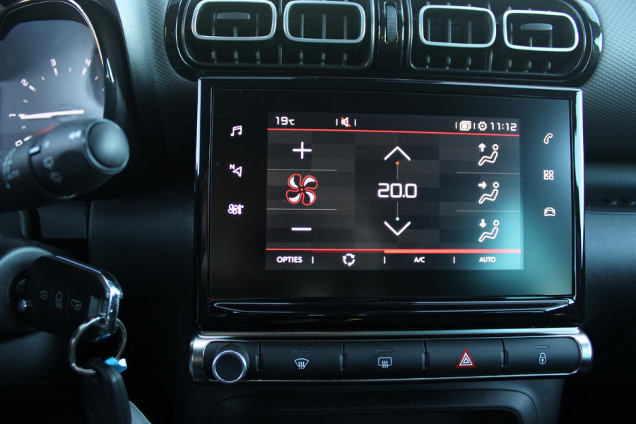 Citroën C3 Aircross 1.2 110PK C-SERIES | NAVIGATIE | APPLE CARPLAY/ANDROID AUTO | LICHTMETALEN VELGEN | CRUISE CONTROL | DAB+ RADIO | CLIMATE CONTROL | PARKEER SENSOREN ACHTER | ZWART DAK |
