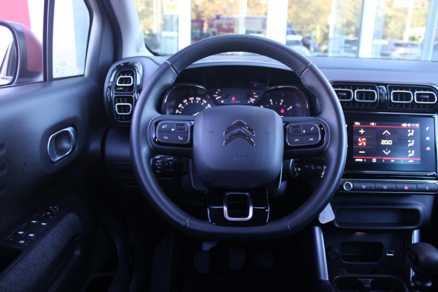 Citroën C3 Aircross 1.2 110PK C-SERIES | NAVIGATIE | APPLE CARPLAY/ANDROID AUTO | LICHTMETALEN VELGEN | CRUISE CONTROL | DAB+ RADIO | CLIMATE CONTROL | PARKEER SENSOREN ACHTER | ZWART DAK |