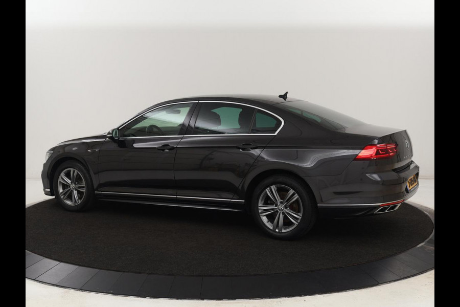 Volkswagen Passat 1.5 TSI Elegance Business R | Leder/Alcantara | Keyless | Stoelverwarming | Carplay | Navigatie | Full LED | Getint glas | Climate control | Virtual Cockpit