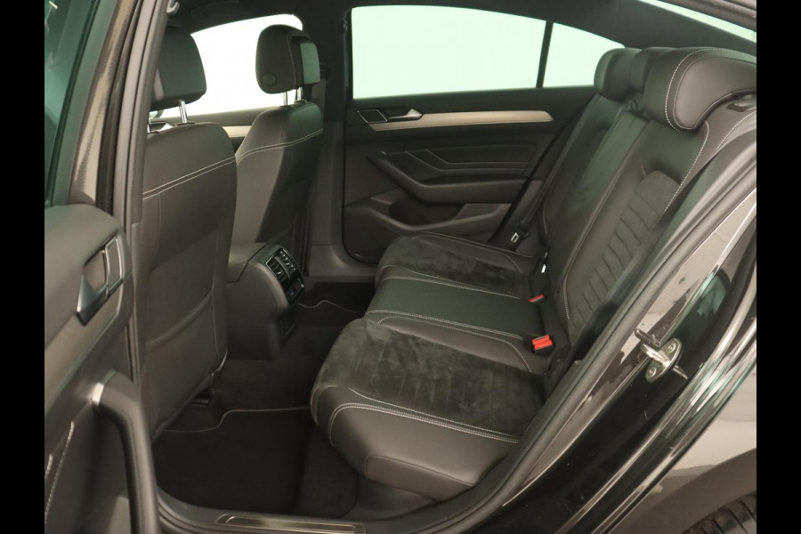 Volkswagen Passat 1.5 TSI Elegance Business R | Leder/Alcantara | Keyless | Stoelverwarming | Carplay | Navigatie | Full LED | Getint glas | Climate control | Virtual Cockpit