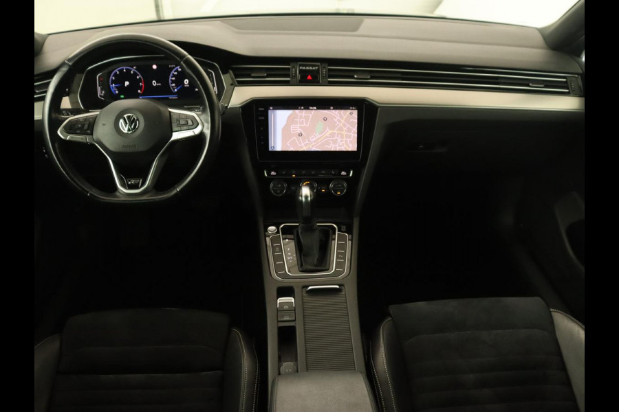 Volkswagen Passat 1.5 TSI Elegance Business R | Leder/Alcantara | Keyless | Stoelverwarming | Carplay | Navigatie | Full LED | Getint glas | Climate control | Virtual Cockpit