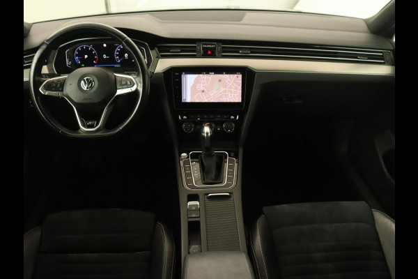 Volkswagen Passat 1.5 TSI Elegance Business R | Leder/Alcantara | Keyless | Stoelverwarming | Carplay | Navigatie | Full LED | Getint glas | Climate control | Virtual Cockpit