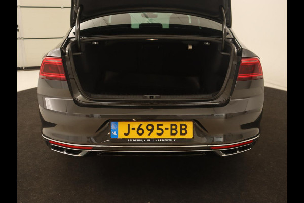 Volkswagen Passat 1.5 TSI Elegance Business R | Leder/Alcantara | Keyless | Stoelverwarming | Carplay | Navigatie | Full LED | Getint glas | Climate control | Virtual Cockpit