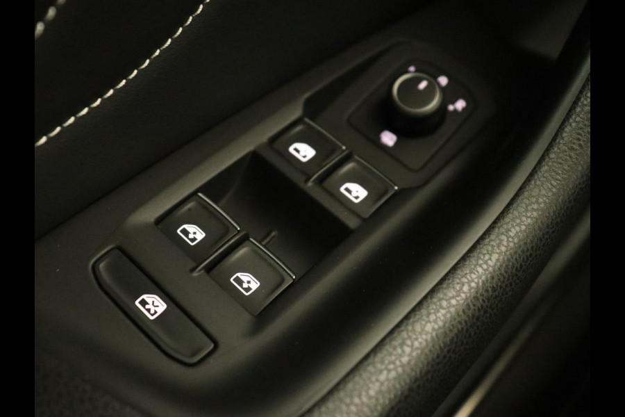 Volkswagen Passat 1.5 TSI Elegance Business R | Leder/Alcantara | Keyless | Stoelverwarming | Carplay | Navigatie | Full LED | Getint glas | Climate control | Virtual Cockpit
