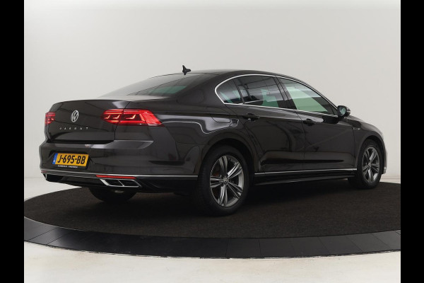 Volkswagen Passat 1.5 TSI Elegance Business R | Leder/Alcantara | Keyless | Stoelverwarming | Carplay | Navigatie | Full LED | Getint glas | Climate control | Virtual Cockpit