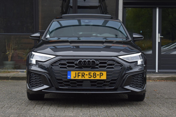 Audi A3 Sportback 45 TFSI e S Line Pano Lane ACC Camera Matrix