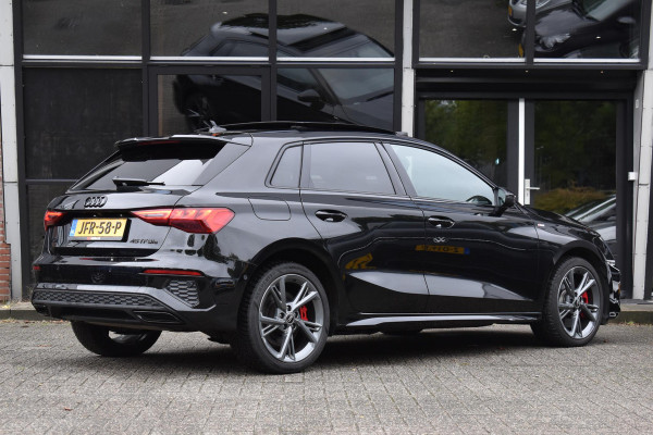 Audi A3 Sportback 45 TFSI e S Line Pano Lane ACC Camera Matrix