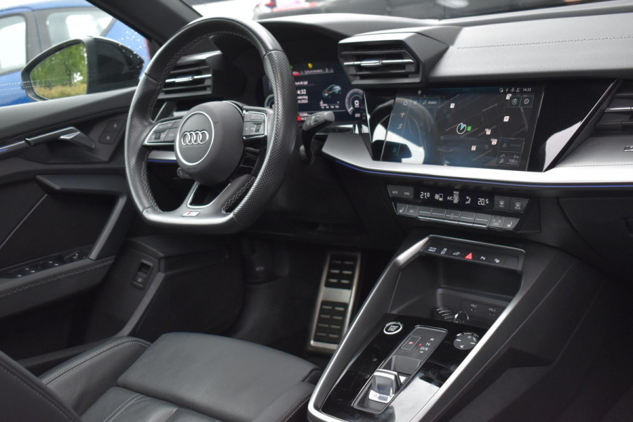 Audi A3 Sportback 45 TFSI e S Line Pano Lane ACC Camera Matrix
