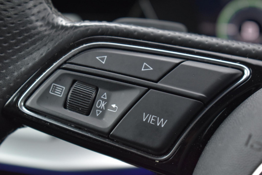 Audi A3 Sportback 45 TFSI e S Line Pano Lane ACC Camera Matrix