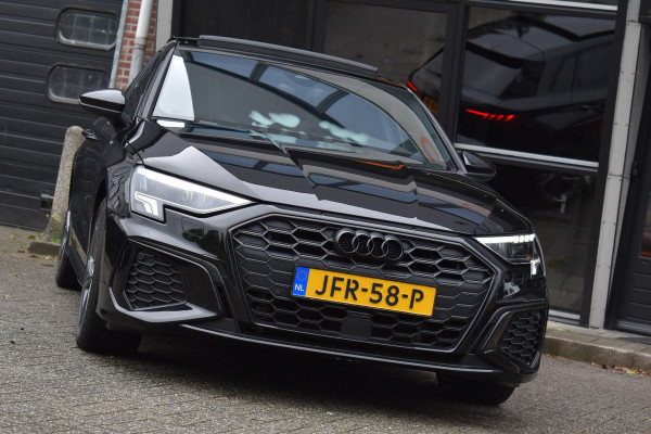 Audi A3 Sportback 45 TFSI e S Line Pano Lane ACC Camera Matrix