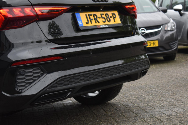Audi A3 Sportback 45 TFSI e S Line Pano Lane ACC Camera Matrix