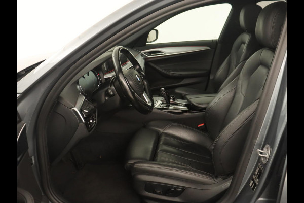 BMW 5 Serie 520i High Executive | Panoramadak | Trekhaak | Leder | Stoelverwarming | Camera | Head-Up | Navigatie | Full LED | Climate control